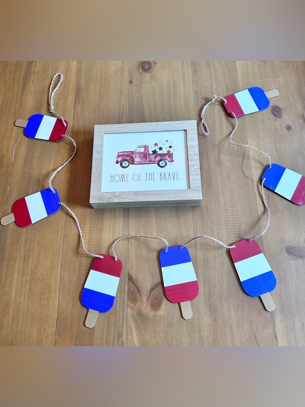 RAE DUNN PATRIOTIC SIGN & GARLAND SET